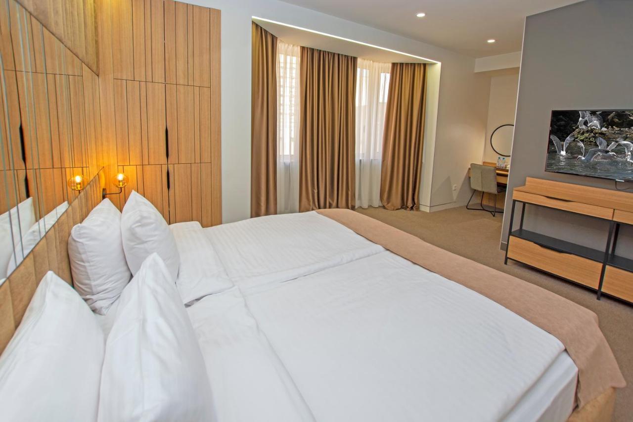 יירבאן Cartez Hotel מראה חיצוני תמונה