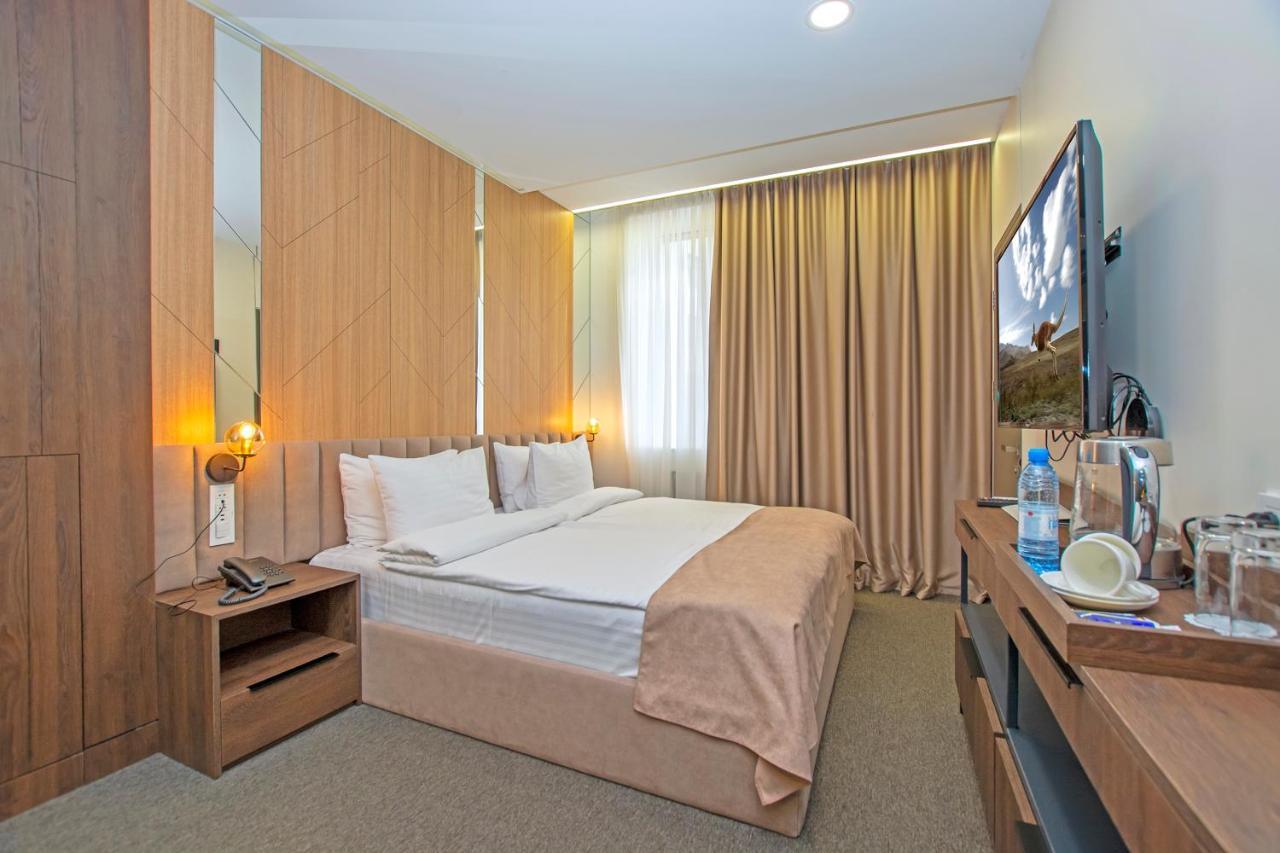 יירבאן Cartez Hotel מראה חיצוני תמונה